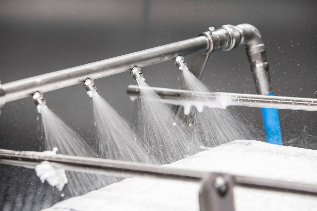 Conveyor belt cleaning Conveyor belt cleaning